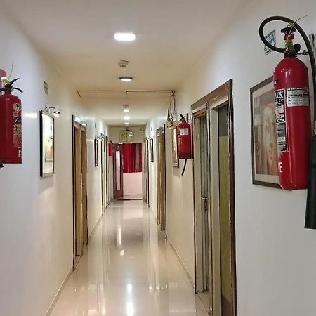 Hotel Royal Apple Ahmedabad Eksteriør billede