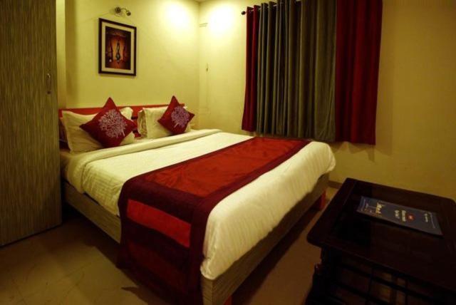 Hotel Royal Apple Ahmedabad Eksteriør billede