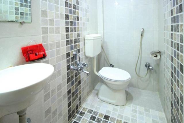 Hotel Royal Apple Ahmedabad Eksteriør billede