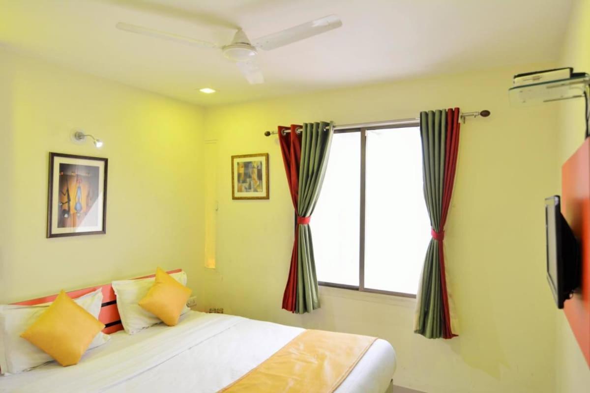 Hotel Royal Apple Ahmedabad Eksteriør billede