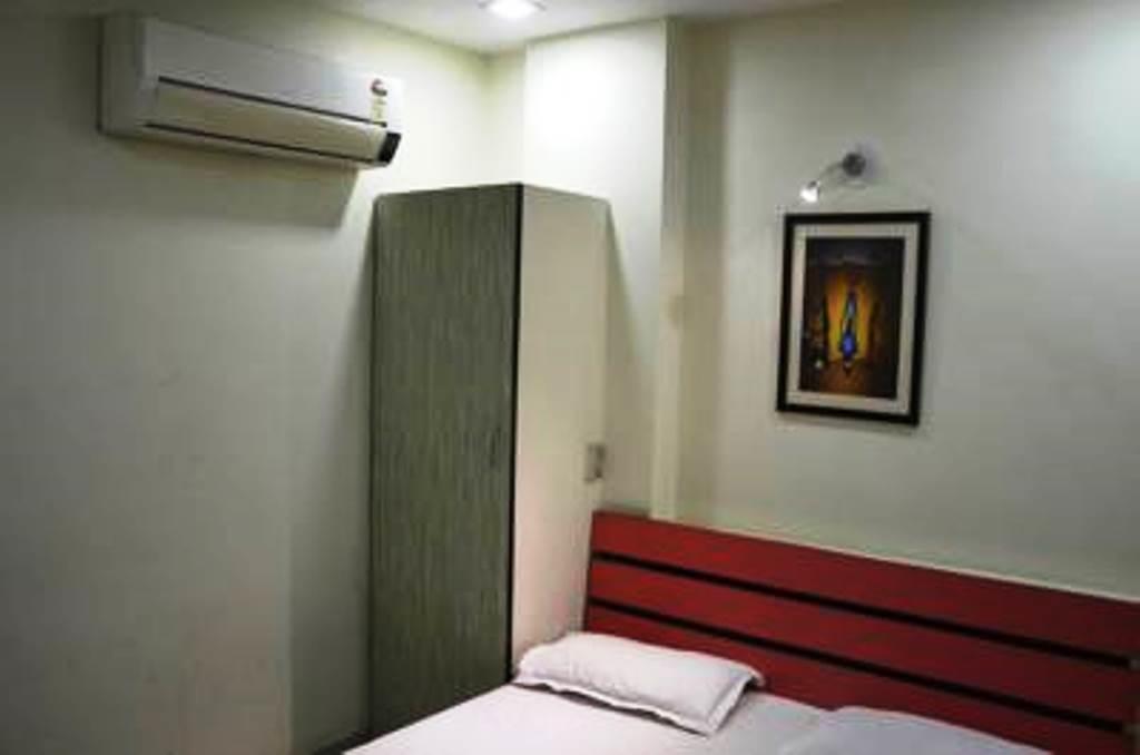 Hotel Royal Apple Ahmedabad Eksteriør billede
