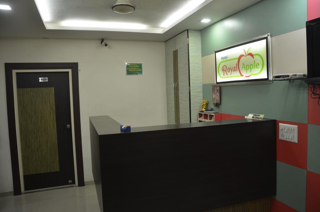 Hotel Royal Apple Ahmedabad Værelse billede